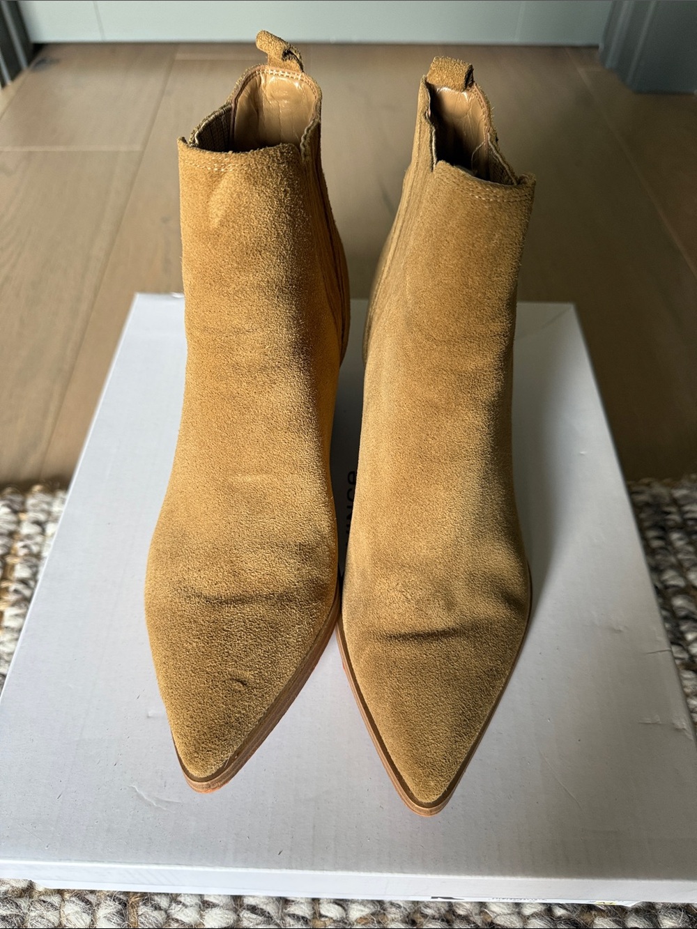 Women's Pointed-Toe Suede Ankle Boot in Tan/Brown